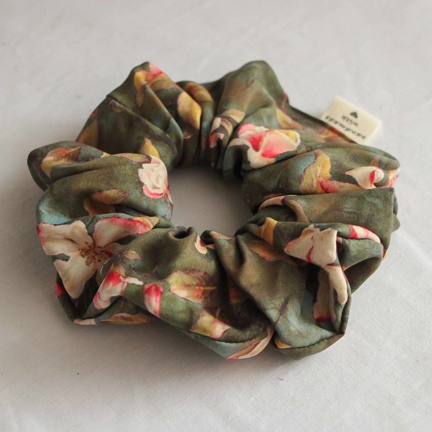 Lusia Scrunchie