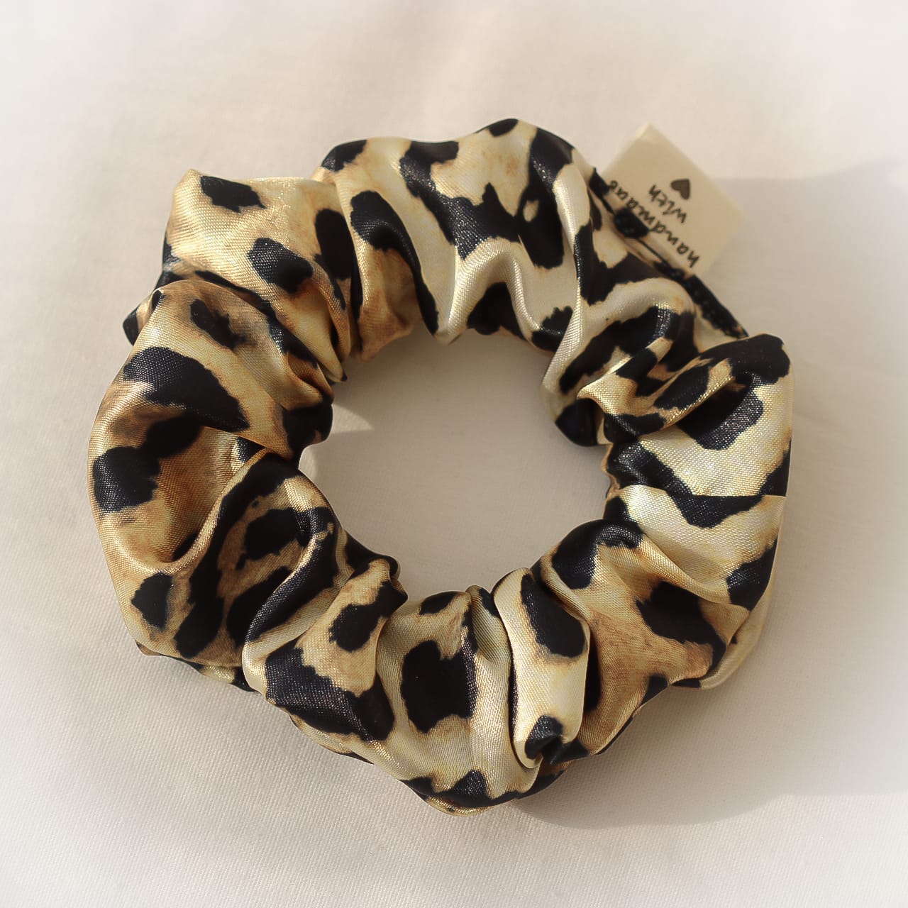 Leo Scrunchie, Satin